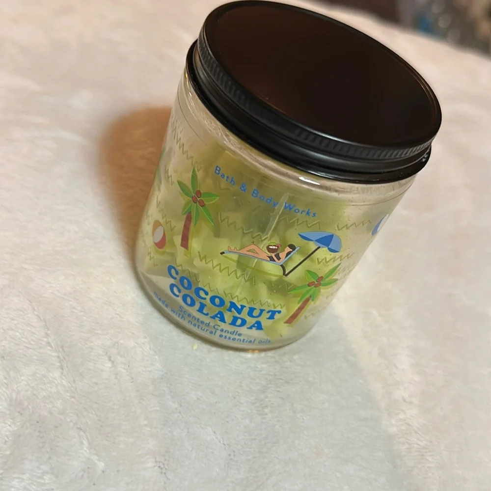 Bath & Body Works Coconut Colada Hand Poured Wax Melts